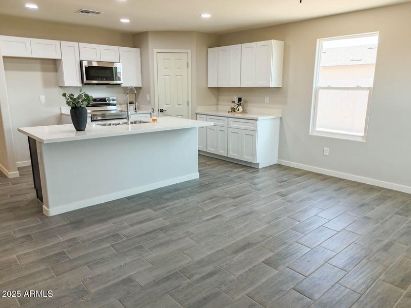 15438 Overfield-16 15438 Overfield-16