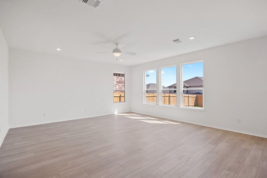 Spacious, unfurnished interior of a new home in Salerno - Classic Collection, Round Rock (Image 17). Spacious, unfurnished interior of a new home in Salerno - Classic Collection, Round Rock (Image 17).