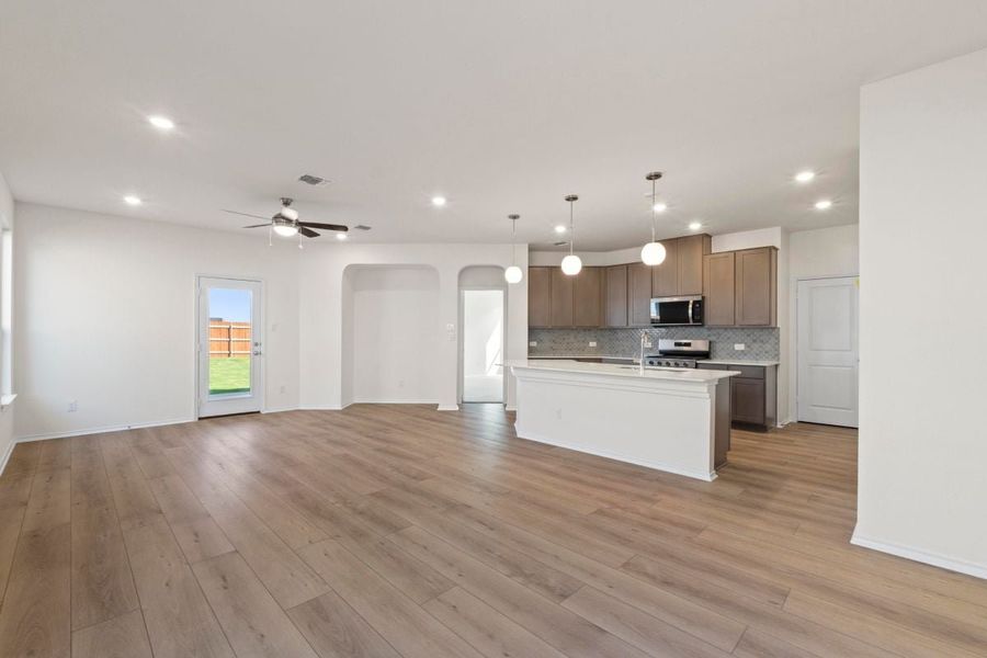Spacious, unfurnished interior of a new home in Salerno - Heritage Collection, Round Rock (Image 6).