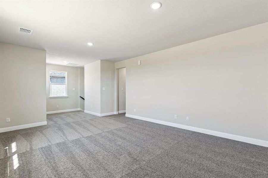 Spacious, unfurnished interior of a new home in Bellagio, Forney (Image 11).