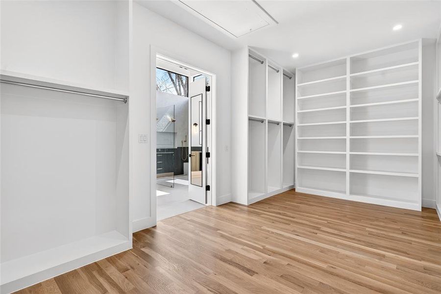 Spacious, unfurnished interior of a new home in , Dallas (Image 20).