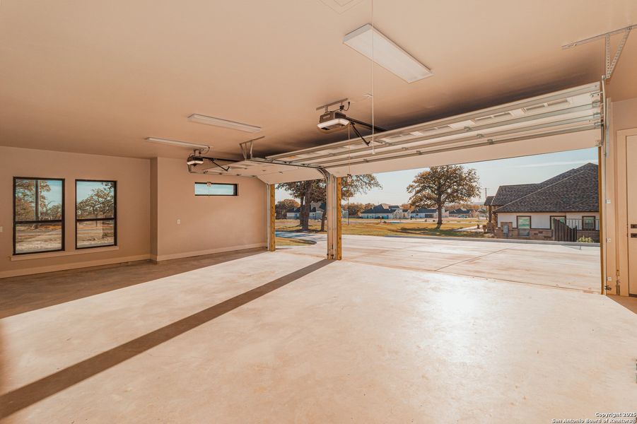 Spacious, unfurnished interior of a new home in , La Vernia (Image 22). Spacious, unfurnished interior of a new home in , La Vernia (Image 22).