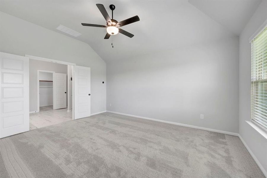 Spacious, unfurnished interior of a new home in Sanderos, Fort Worth (Image 35).