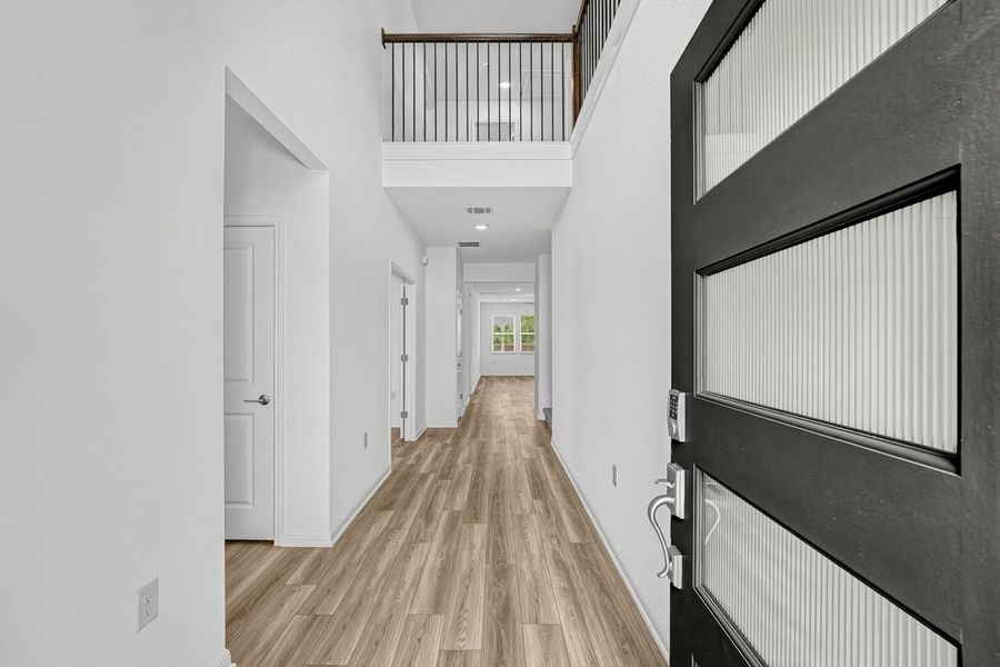 Spacious, unfurnished interior of a new home in Lisso, Pflugerville (Image 27).