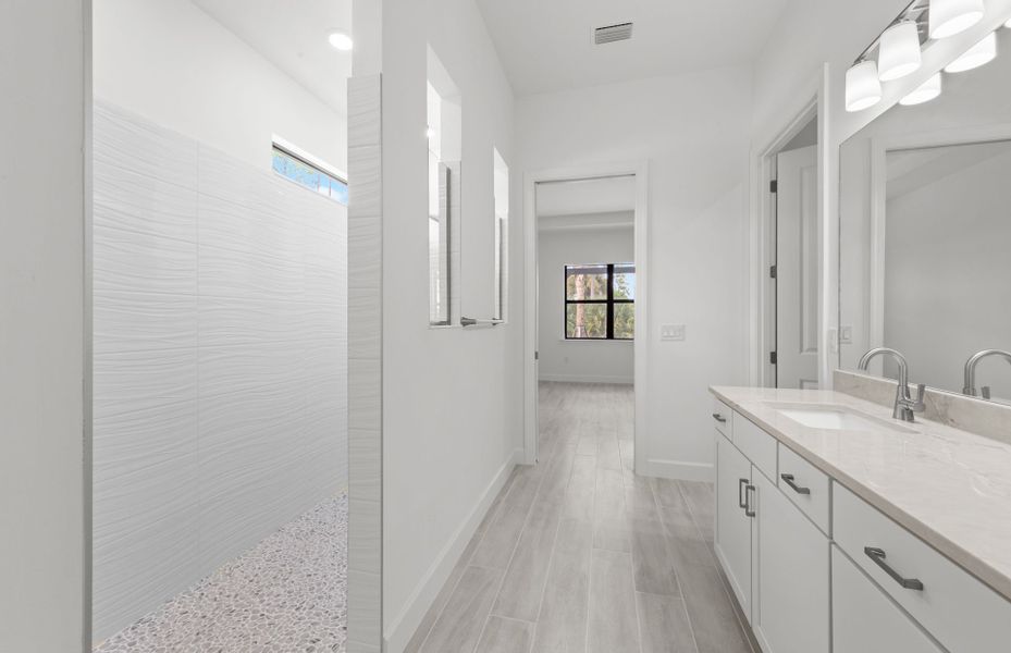 Furnished interior view inside a new home in Terreno, Naples (Image 4).