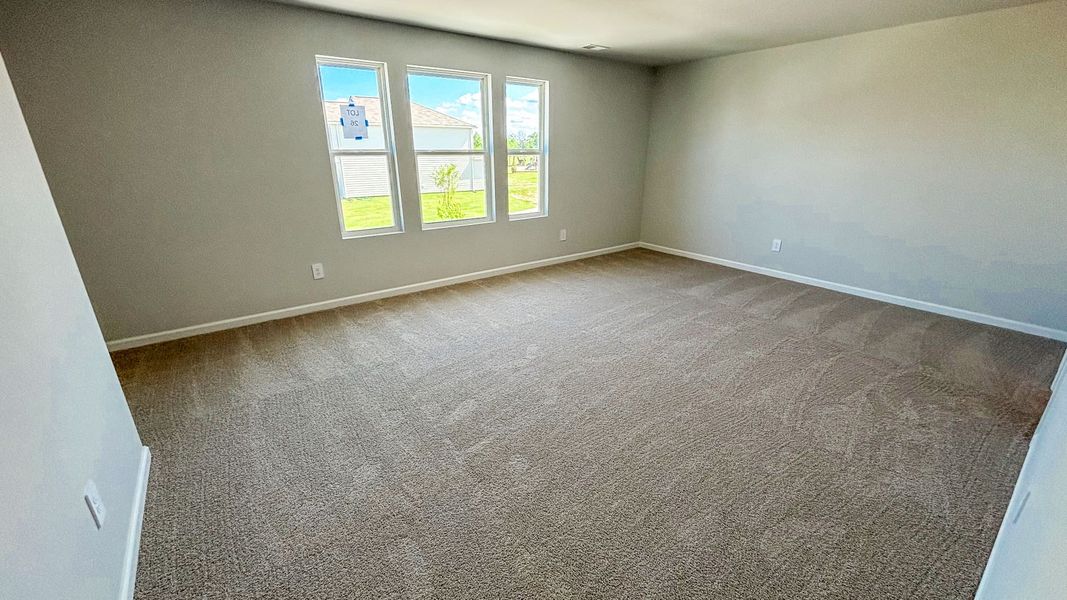 Spacious, unfurnished interior of a new home in River Landing, Murfreesboro (Image 20).