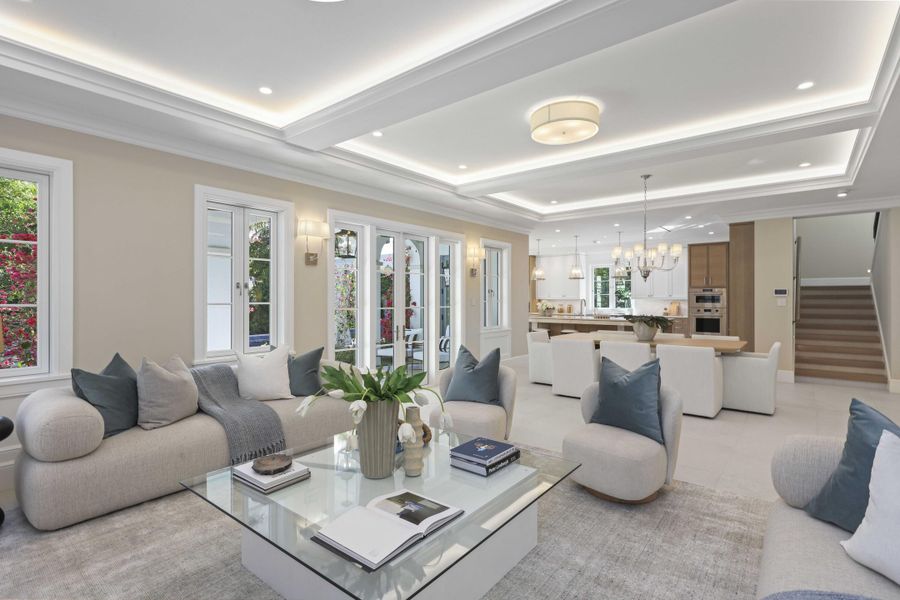 22 - Kitchen:Dining:Living