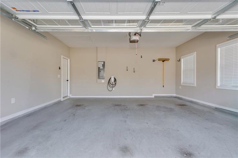 Spacious, unfurnished interior of a new home in Sweetbay Farm, Lawrenceville (Image 57).