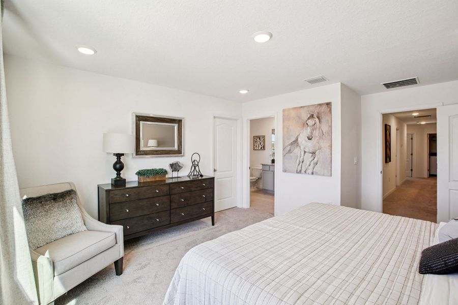 Furnished interior view inside a new home in Oak Creek Preserve, Lakeland (Image 31). Furnished interior view inside a new home in Oak Creek Preserve, Lakeland (Image 31).