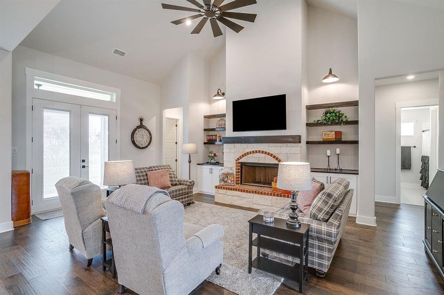 Furnished interior view inside a new home in , Waxahachie (Image 8).