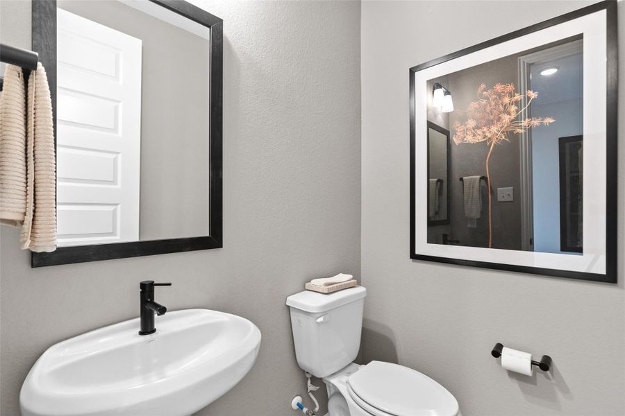 Furnished interior view inside a new home in River Ranch, Dayton (Image 9).