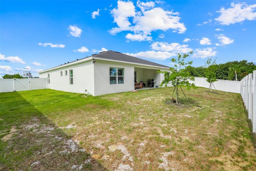 Exterior details and patio area of a home in , Clermont (Image 22).