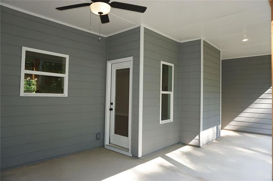 Exterior details and patio area of a home in , Dallas (Image 3).