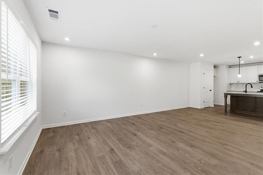 Spacious, unfurnished interior of a new home in Silver Leaf, Dawsonville (Image 16).