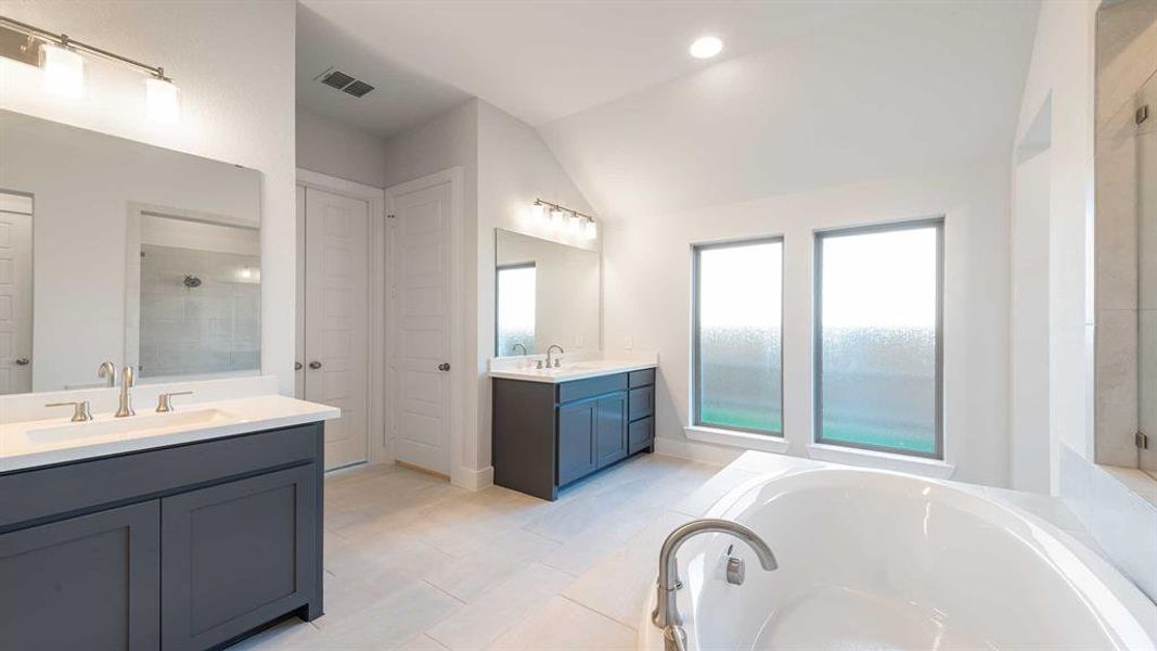 Furnished interior view inside a new home in Myrtle Creek 60', Waxahachie (Image 14). Furnished interior view inside a new home in Myrtle Creek 60', Waxahachie (Image 14).