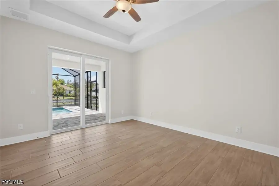 Spacious, unfurnished interior of a new home in Cape Coral, Cape Coral (Image 27).