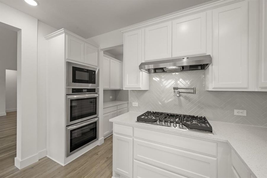 707 Majestic- Kitchen-4