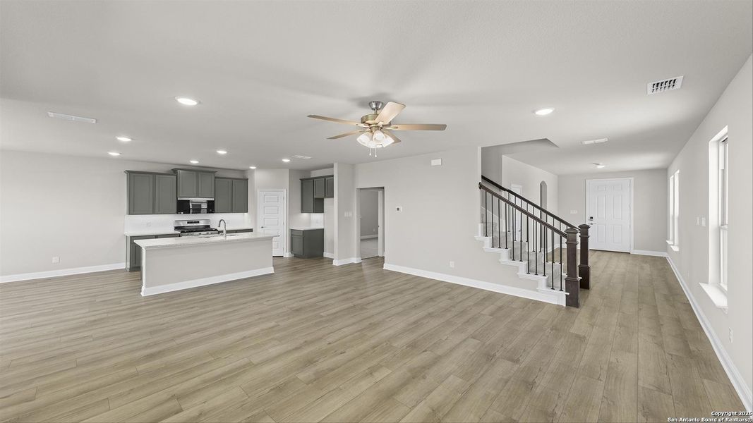 Spacious, unfurnished interior of a new home in Saddle Creek Ranch, Cibolo (Image 23).