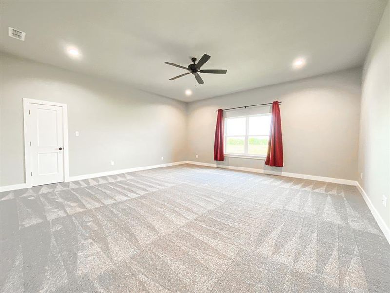 Spacious, unfurnished interior of a new home in , Tuscola (Image 34).