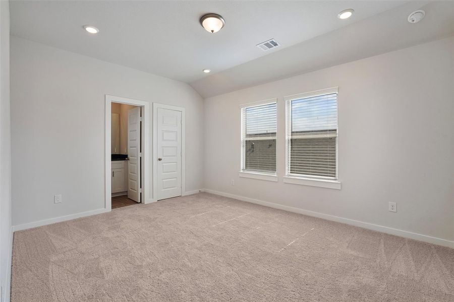 Spacious, unfurnished interior of a new home in Glendale Lakes, Arcola (Image 20).