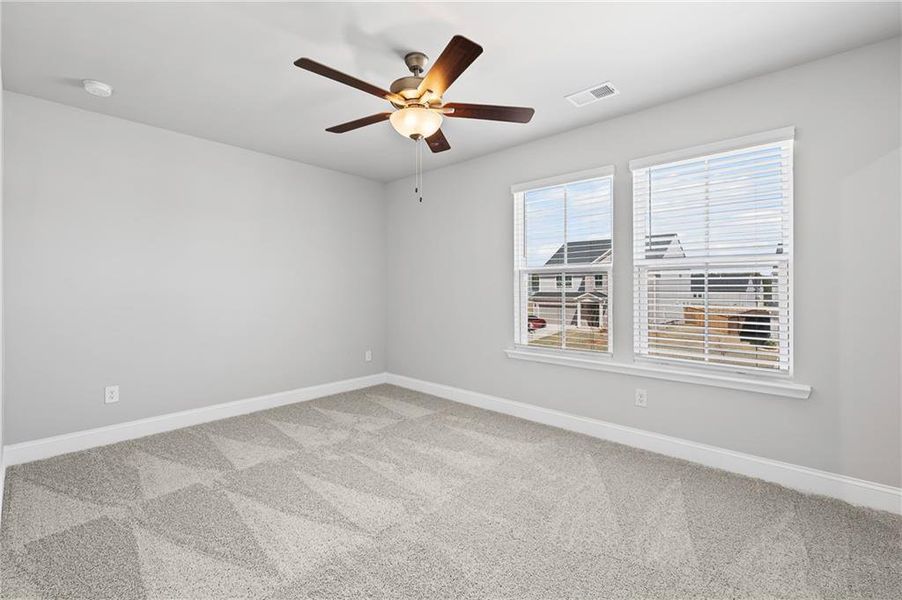 Spacious, unfurnished interior of a new home in Hawthorne Ridge, McDonough (Image 17).