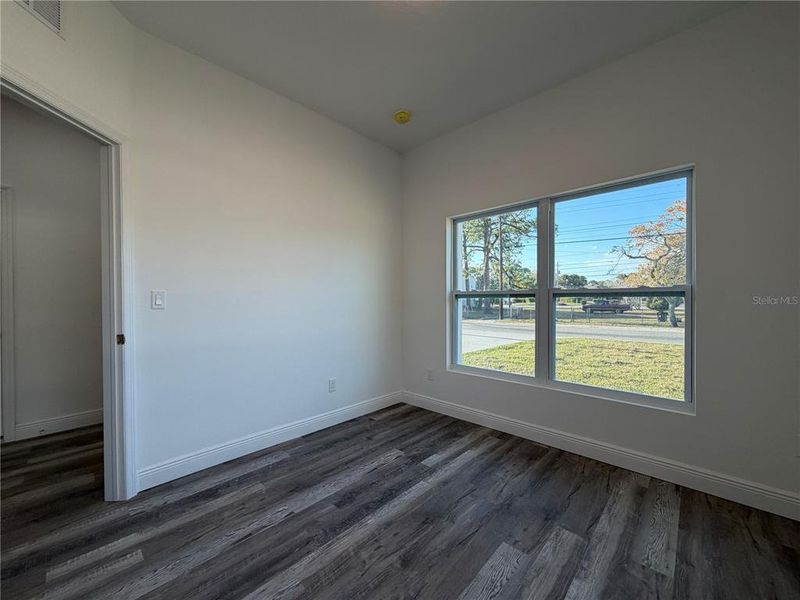 Spacious, unfurnished interior of a new home in , Daytona Beach (Image 13).