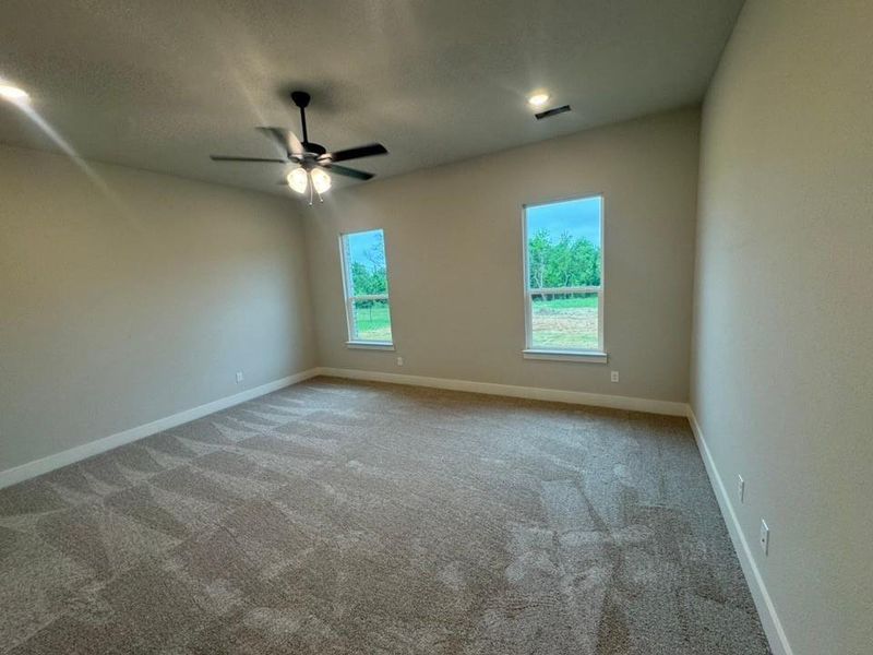 Spacious, unfurnished interior of a new home in , Van Alstyne (Image 15).