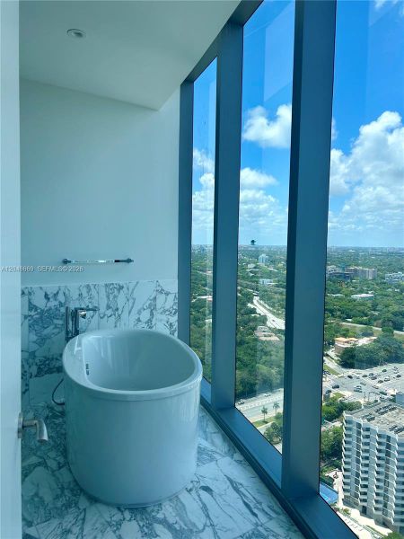 Condo located in Miami, FL showcasing its design and architecture (Image 2). Condo located in Miami, FL showcasing its design and architecture (Image 2).