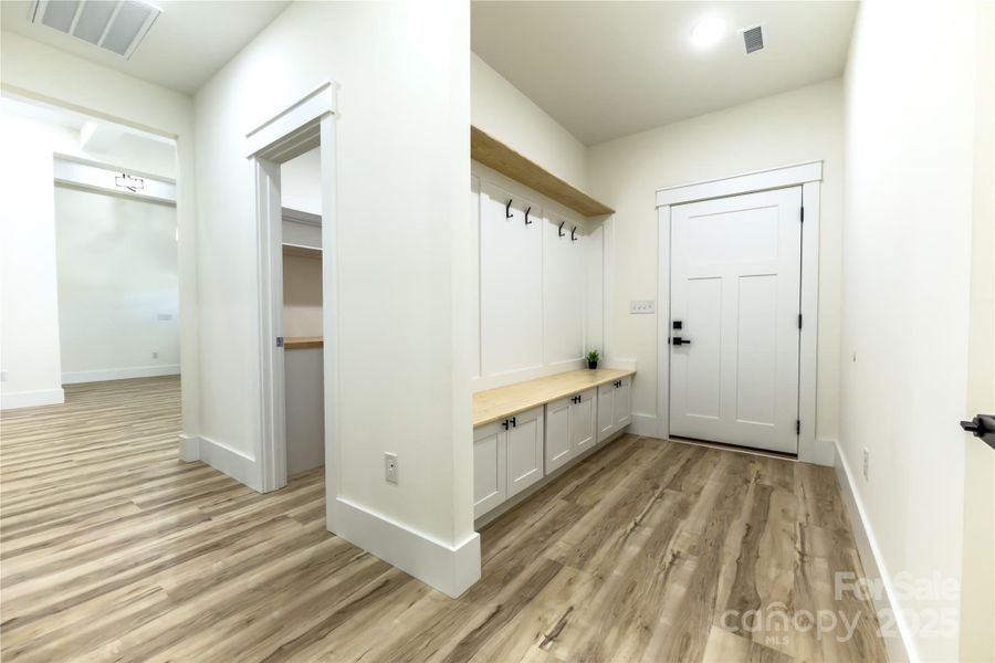 Spacious, unfurnished interior of a new home in , Hickory (Image 33).