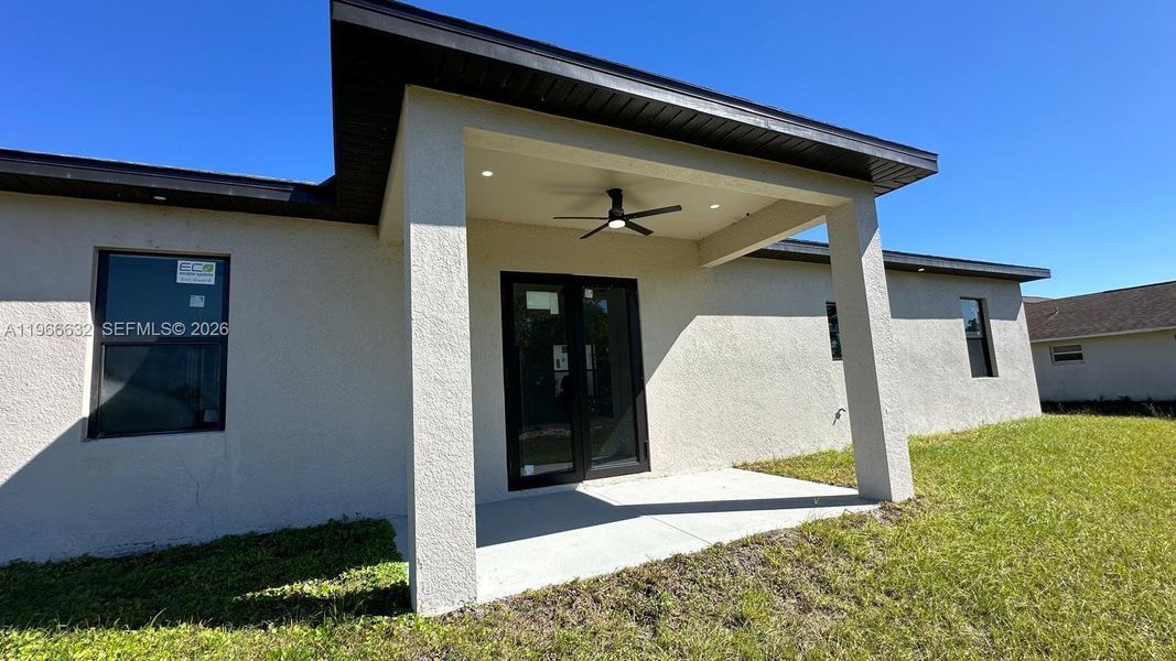 Exterior details and patio area of a home in , Lehigh Acres (Image 4).