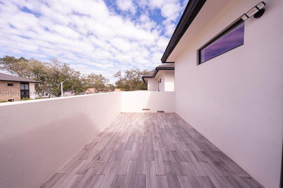 Exterior details and patio area of a home in , Miami (Image 24).