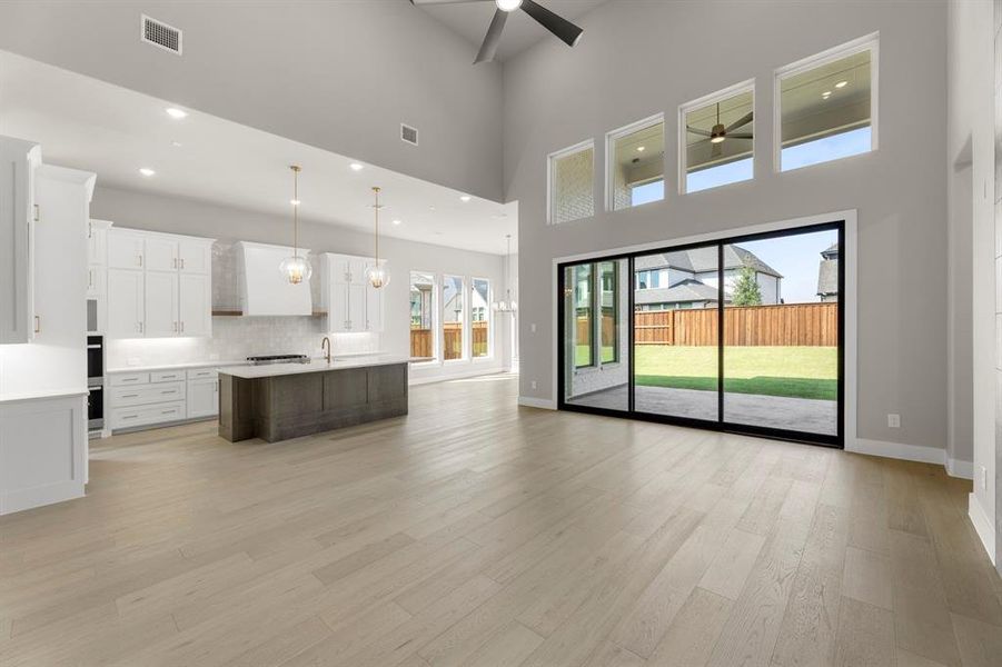 09. 4512 Meander - Family