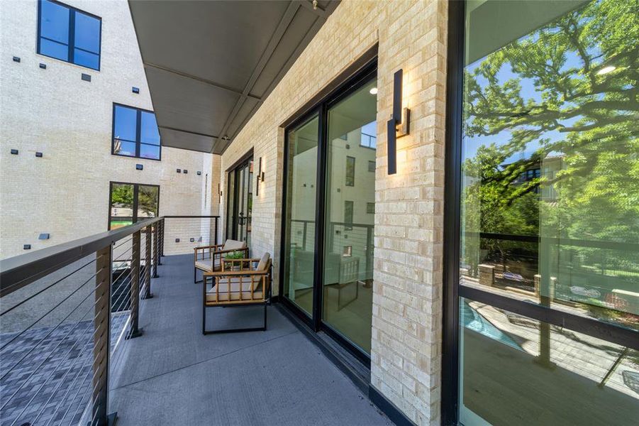 Exterior details and patio area of a home in , Dallas (Image 24).