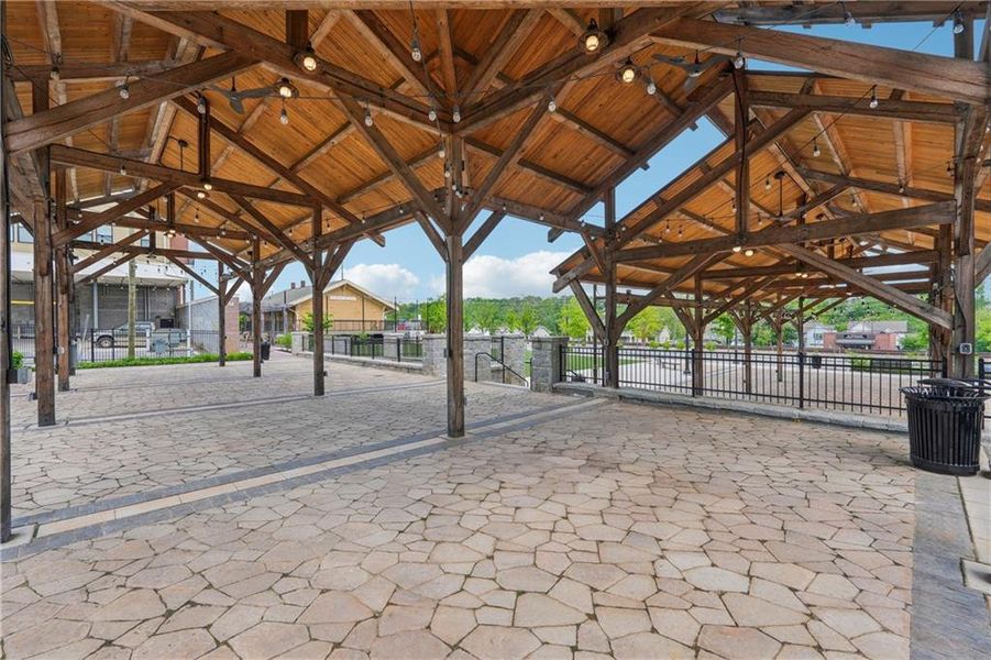 Community amenities in Eastlyn Crossing, Flowery Branch (Image 10).