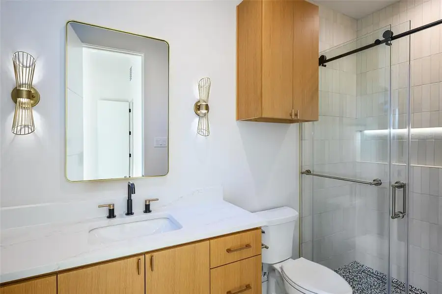 Furnished interior view inside a new home in , Dallas (Image 12).