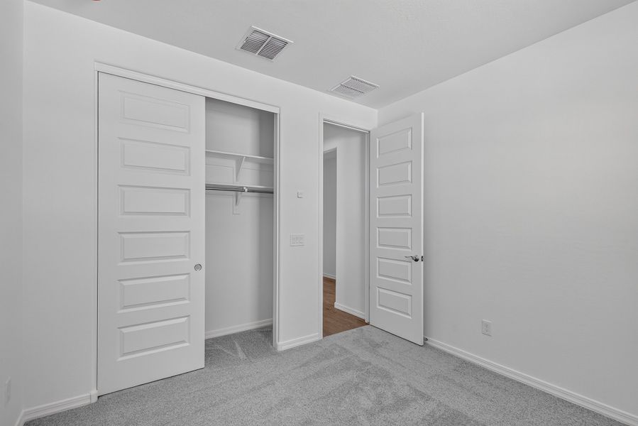 Spacious, unfurnished interior of a new home in Artisan at Asante, Surprise (Image 23). Spacious, unfurnished interior of a new home in Artisan at Asante, Surprise (Image 23).