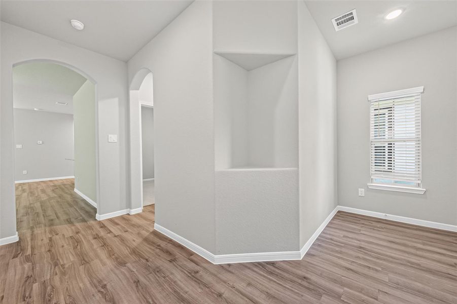 Spacious, unfurnished interior of a new home in Woodland Lakes, Huffman (Image 27). Spacious, unfurnished interior of a new home in Woodland Lakes, Huffman (Image 27).