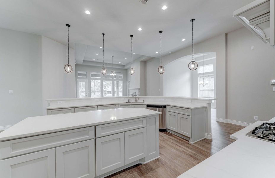 Representative furnished interior of a home built from the 3049 by Ravenna Homes in The Woodlands Hills 65′, Willis (Image 10). Representative furnished interior of a home built from the 3049 by Ravenna Homes in The Woodlands Hills 65′, Willis (Image 10).