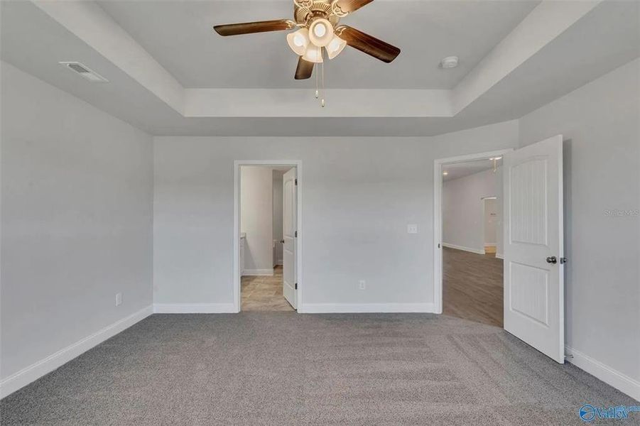 Spacious, unfurnished interior of a new home in Kirkland Farms, Alachua (Image 19).