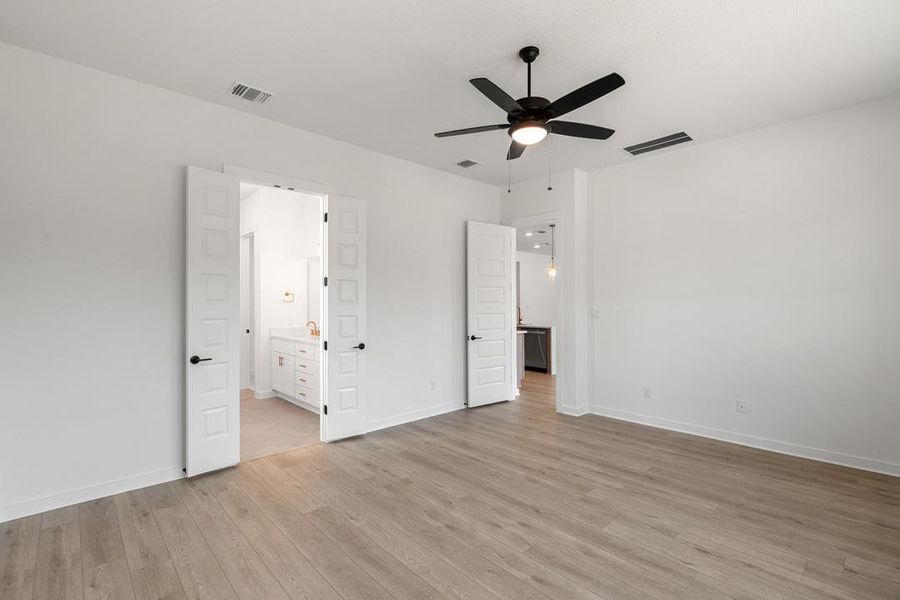 Spacious, unfurnished interior of a new home in Capitol Collection at Lariat, Liberty Hill (Image 31). Spacious, unfurnished interior of a new home in Capitol Collection at Lariat, Liberty Hill (Image 31).