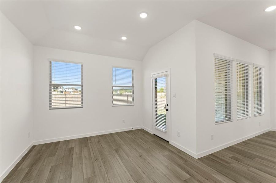 Spacious, unfurnished interior of a new home in Meadow Park, Melissa (Image 20).