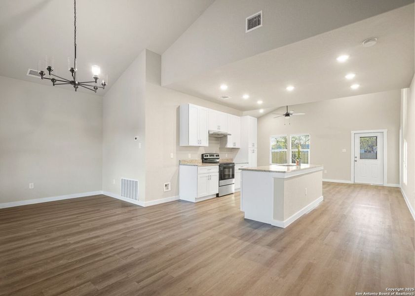 Spacious, unfurnished interior of a new home in , San Antonio (Image 20).