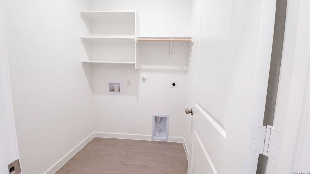 Spacious, unfurnished interior of a new home in Waterwheel, San Antonio (Image 25).