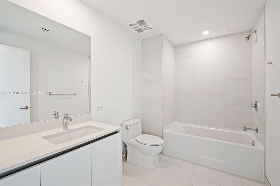 Furnished interior view inside a new home in , Pompano Beach (Image 16).