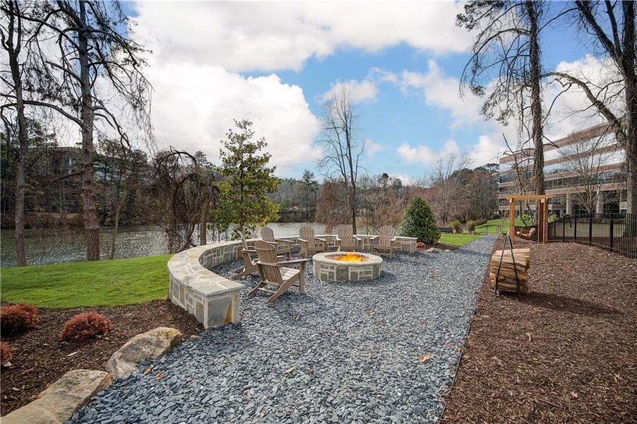 Community amenities in Barrett Pointe, Kennesaw (Image 31).