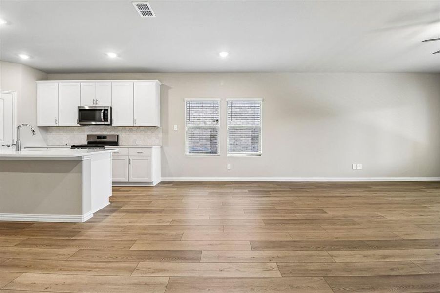 Photo is not of the actual home, but is an inspirational photo of builder’s model home and may depict options, furnishings, and/or decorator features that are not included.