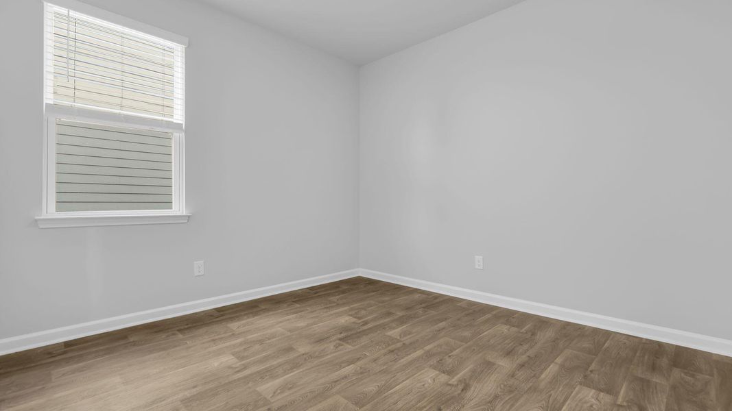 Spacious, unfurnished interior of a new home in Sheep Island, Summerville (Image 24).