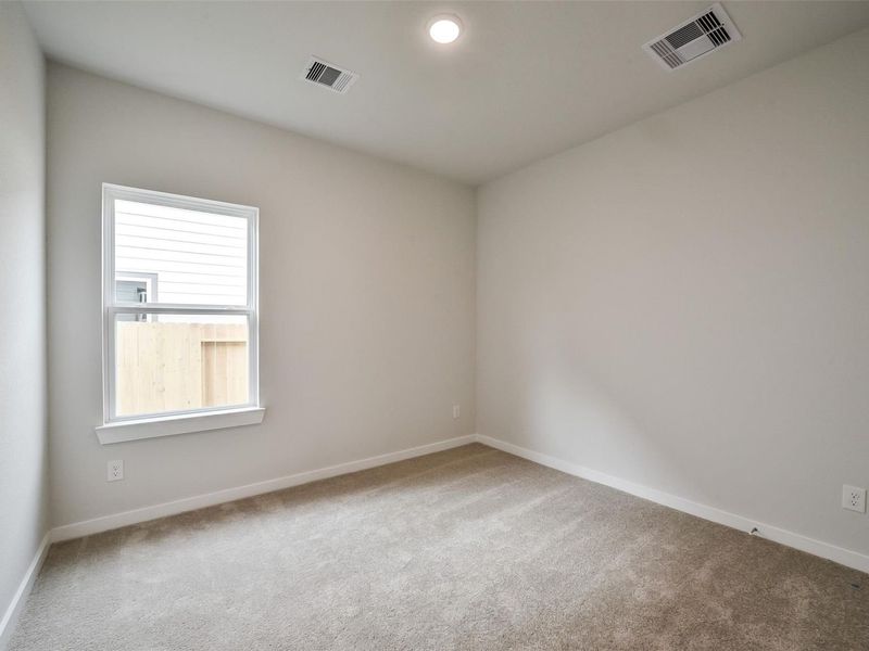 Spacious, unfurnished interior of a new home in Caney Creek Place, Conroe (Image 30).