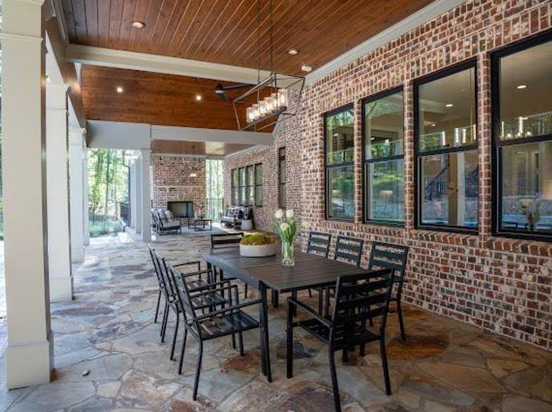 Image 83 of a home in .