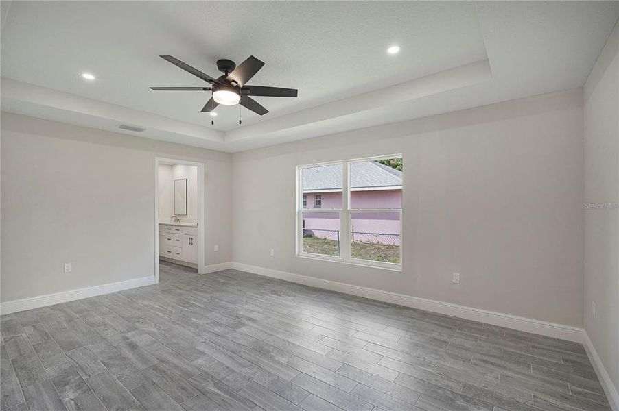 Spacious, unfurnished interior of a new home in , Palmetto (Image 12).